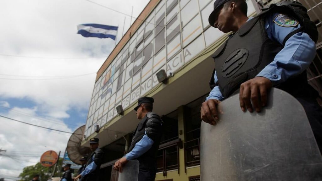 Do the Numbers Lie? Mistrust and Military Lockdown after Honduras’ Disputed Poll