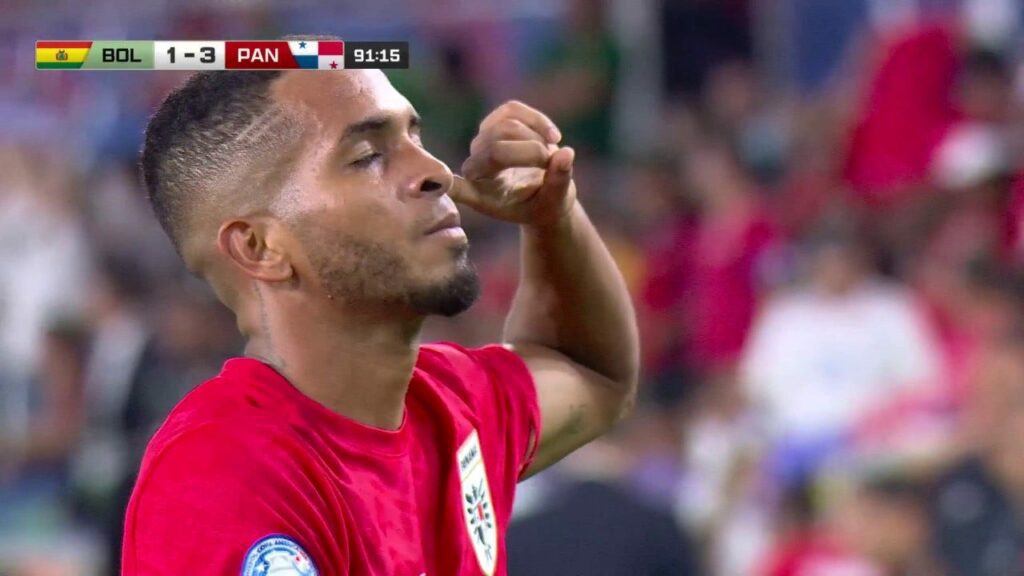 César Yanis scores in stoppage time to seal Panama