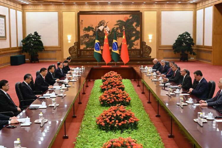 China consolidates its ties with Latin America in an intense week of diplomacy