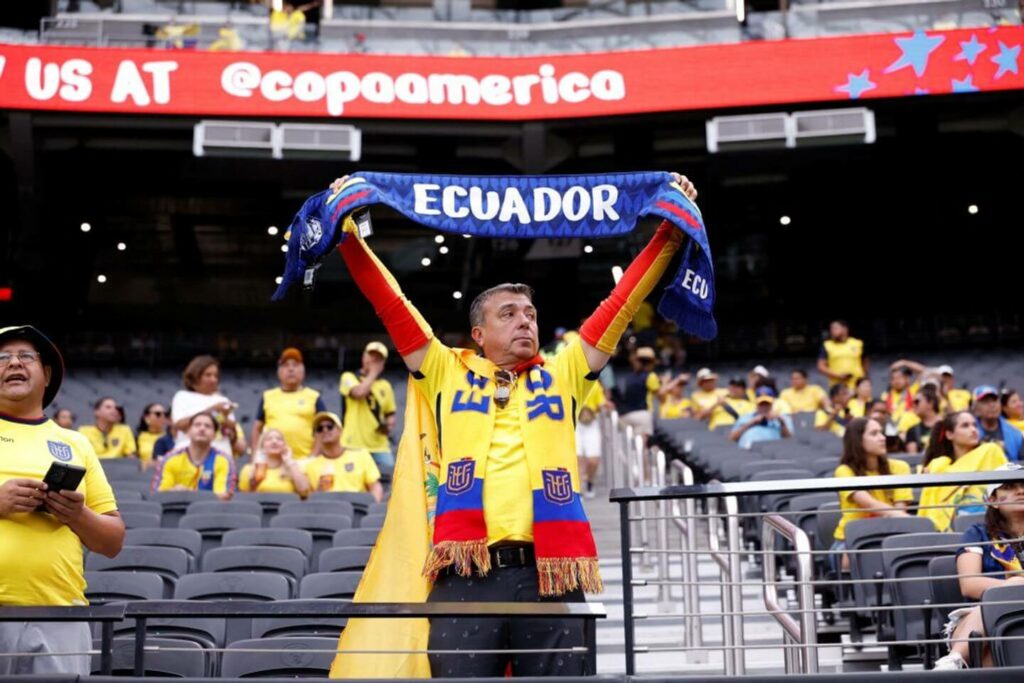 Ecuador fans dominating crowd in Vegas