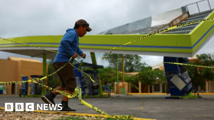 Hurricane Beryl batters Mexico's Yucatán Peninsula