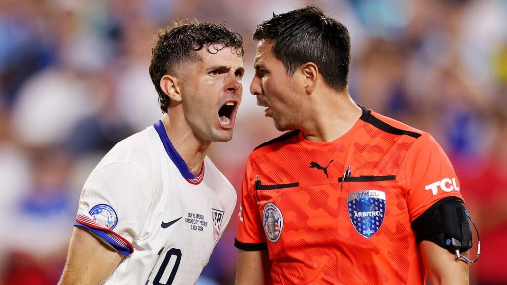 Pulisic 'can't accept' refereeing display as USA crash out of Copa America - beIN SPORTS