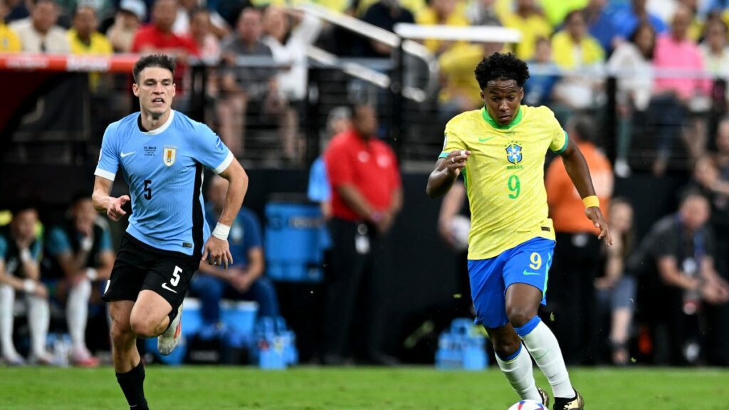 Tie at halftime of Copa America match