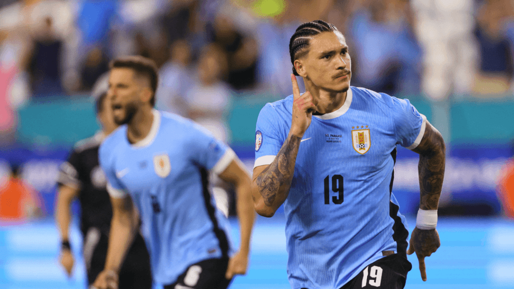 Uruguay eases to 3-1 win over Panama - beIN SPORTS