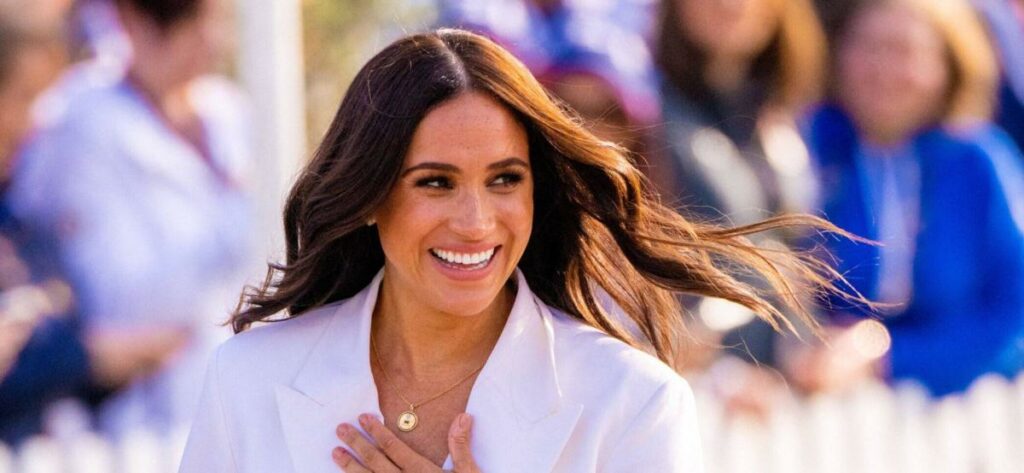 Meghan Markle Sizzles In Stunning $2K Print Dress As She Enjoys A Folk Dance Performance In Colombia