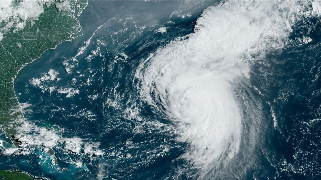 Hurricane Ernesto nears Bermuda, threatens East Coast beaches