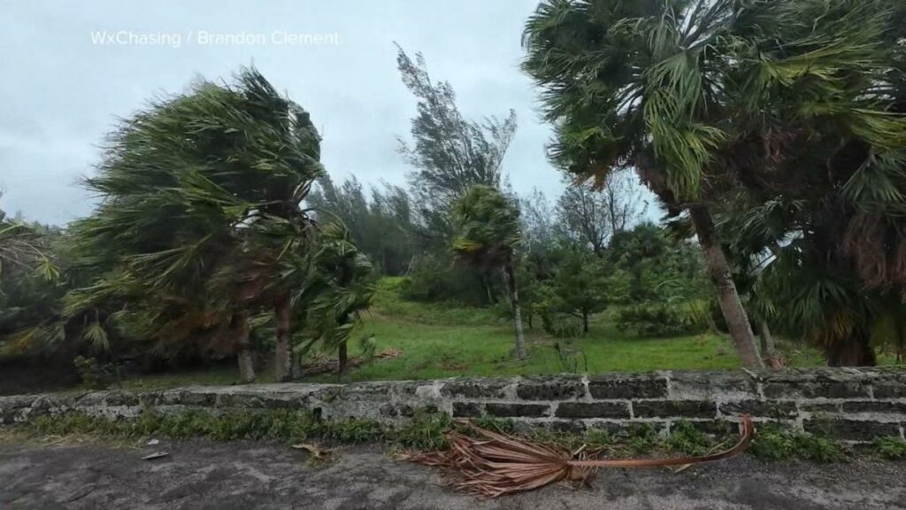 Hurricane Ernesto batters Bermuda