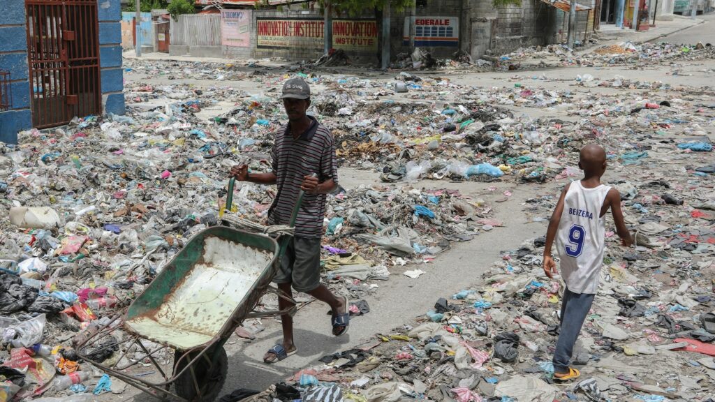 Blinken visits Dominican Republic as talks with president focus on economy and Haiti