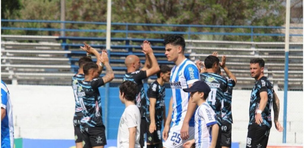 El hijo de un campeón de América con la selección uruguaya debutó en Primera División con Cerro Largo