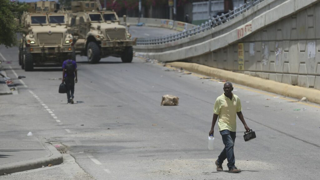 Blinken arrives in Haiti to show US support for fighting gang violence