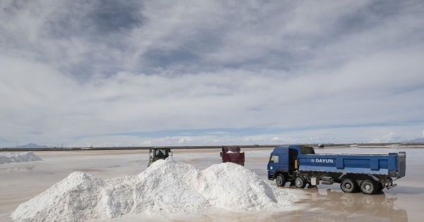 Bolivia signs lithium production deals with Russian, Chinese companies — MercoPress