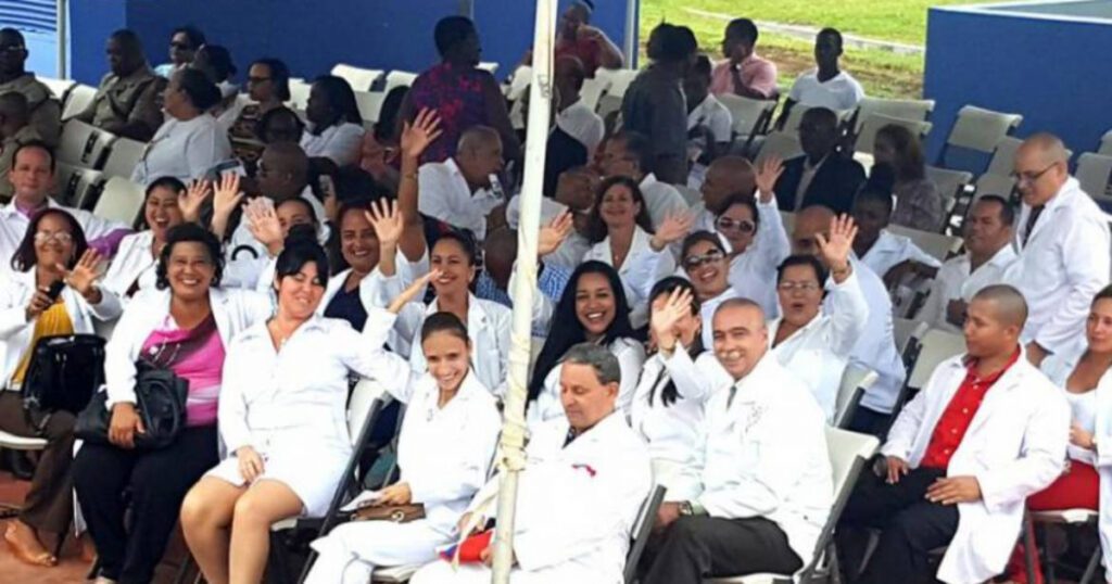 Cuban Doctors in St. Vincent and the Grenadines Criticized for Lack of English Proficiency