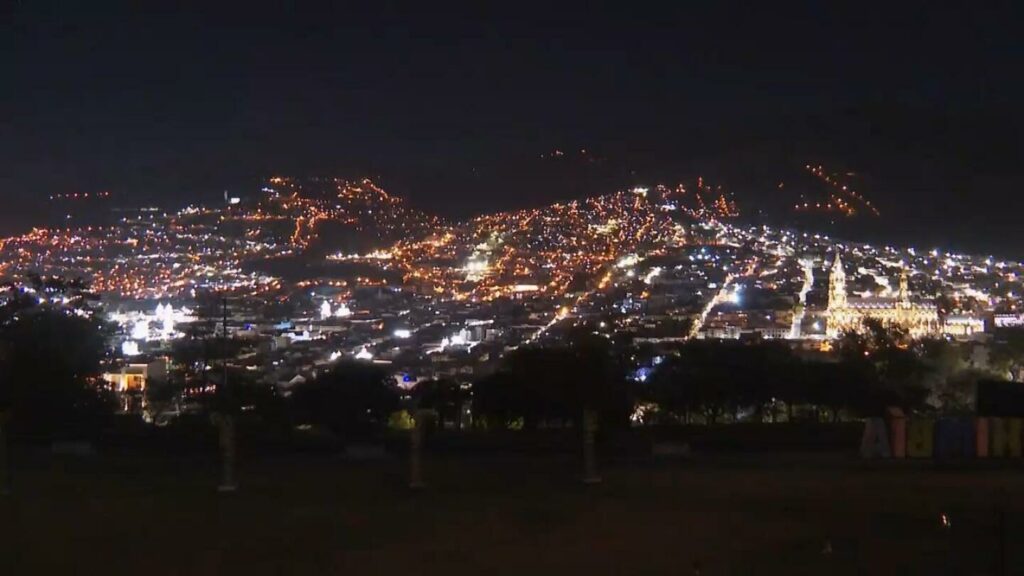 Ecuador turns out some lights as it carries out power rationing for maintenance work