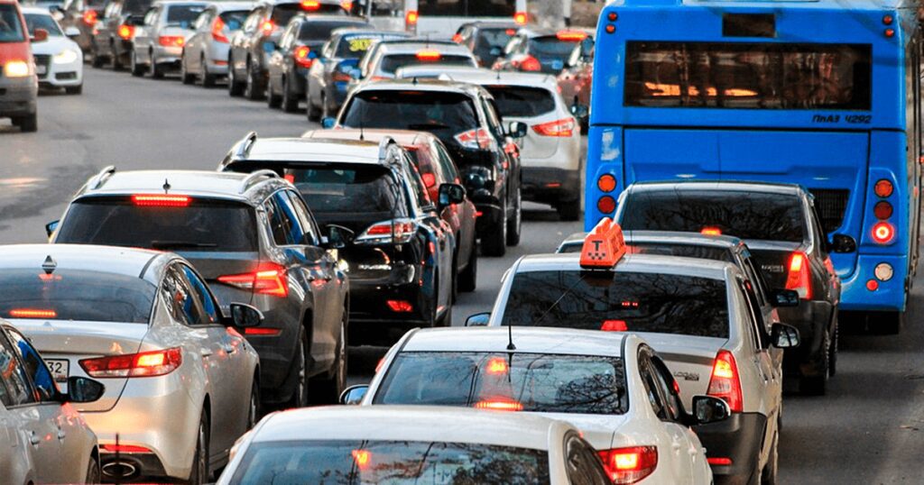 El país de América Latina con el peor tráfico vehicular de la región: conductores pierden más de 150 horas al año | Perú | el peor tráfico en Sudamérica | Perú tiene más tráfico vehicular que carros vendidos | Perú no es el que más gasta en gasolina | precio de la gasolina en Perú | que se celebra hoy en Perú | feriado en Perú | 30 de agosto | | Mundo