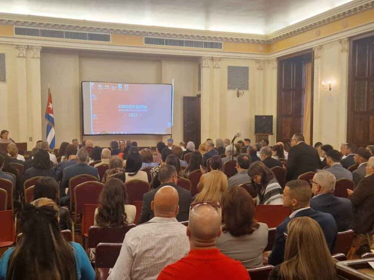 Radio Havana Cuba | Cuban Foreign Minister participates in Meeting of Cuban Residents in the US.