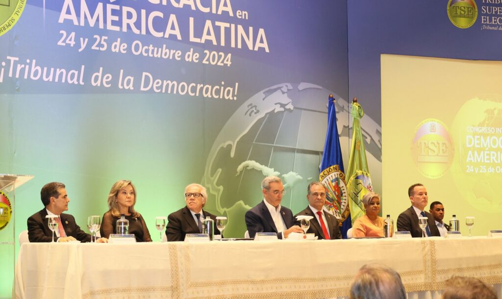 OAS Secretary General Almagro highlights challenges to democracy in Latin America