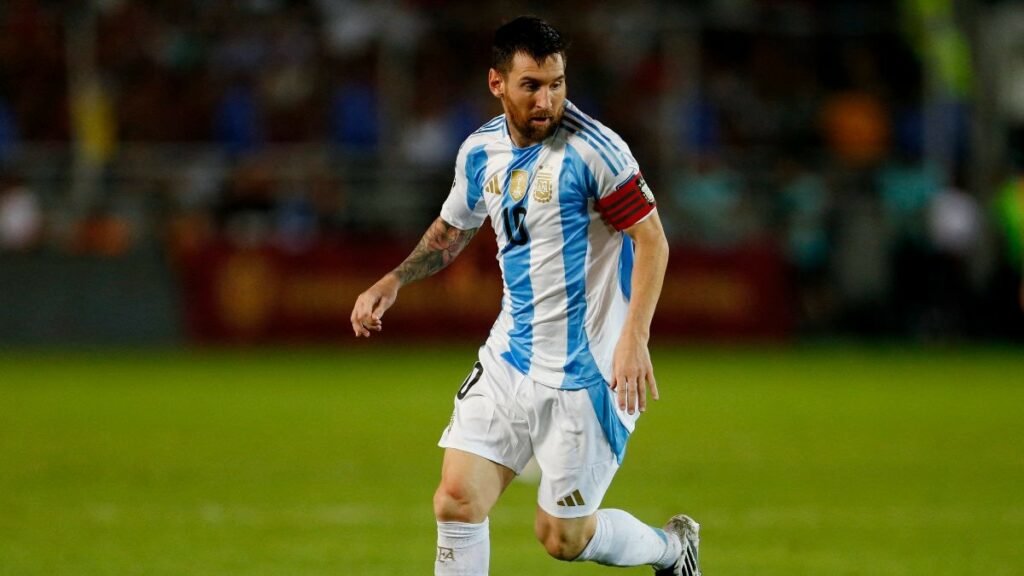 Lionel Messi fumes at soggy pitch as Argentina are held to a draw by Venezuela in FIFA World Cup qualifiers – Firstpost