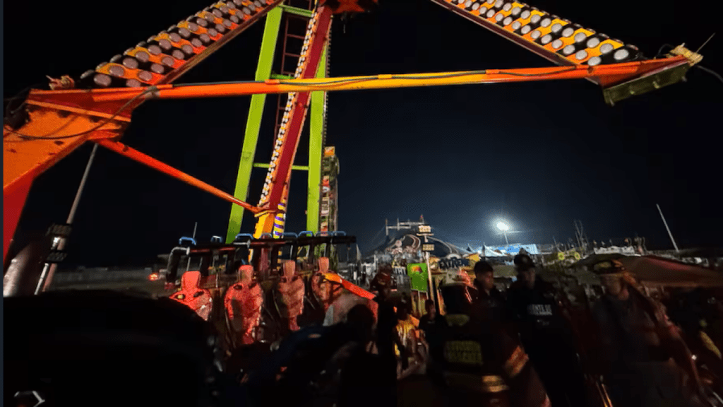 grave accidente en parque de diversiones luego de que una de las atracciones colapsó