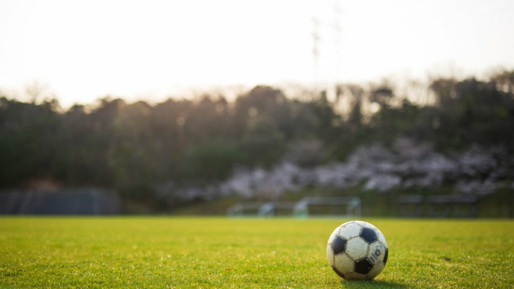 Peruvian amateur soccer player killed by lightning strike during match – NBC Bay Area