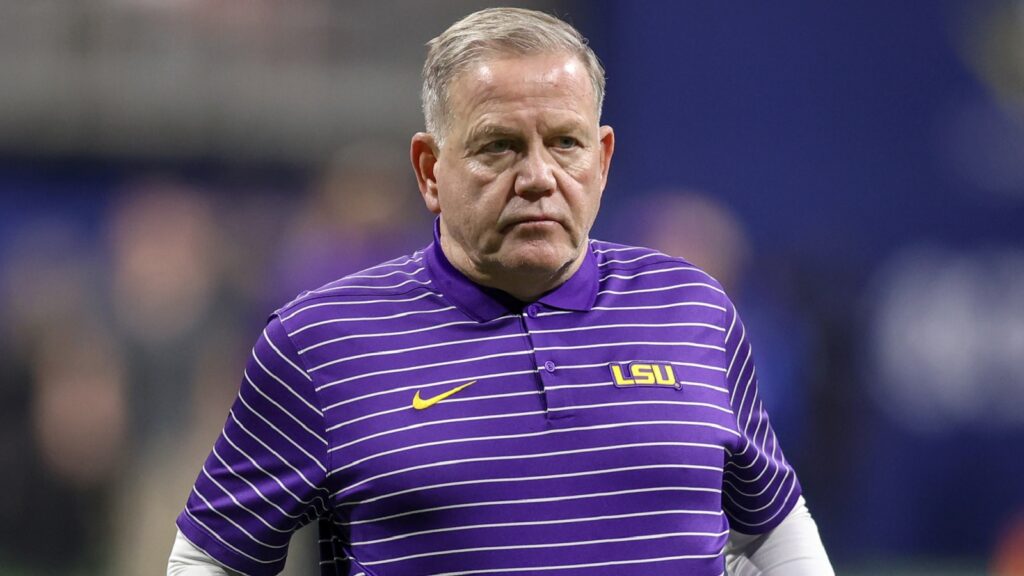 Fans clowned Brian Kelly with the same photo after LSU lost to Alabama