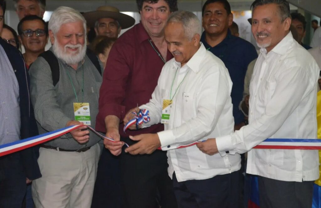 Dominican Republic hosts major Latin American beekeeping congress