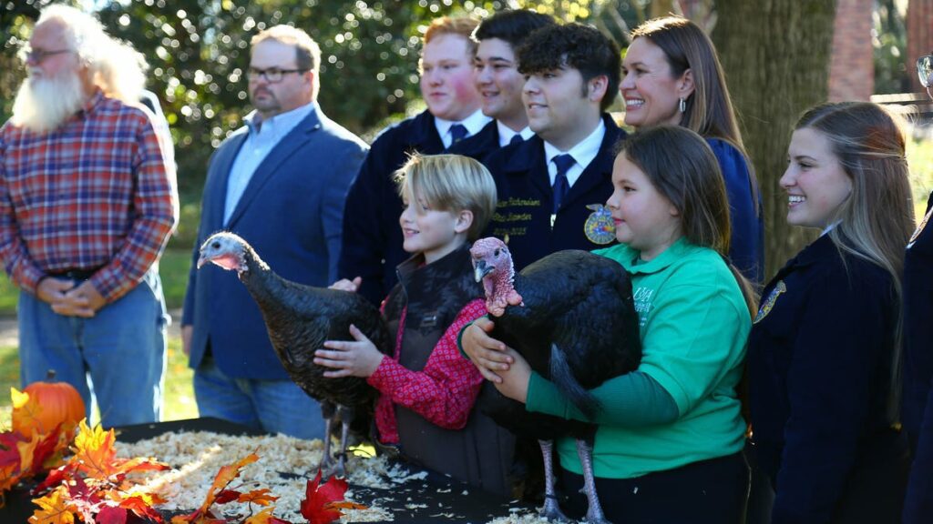 Governor’s Mansion hosts annual turkey pardon