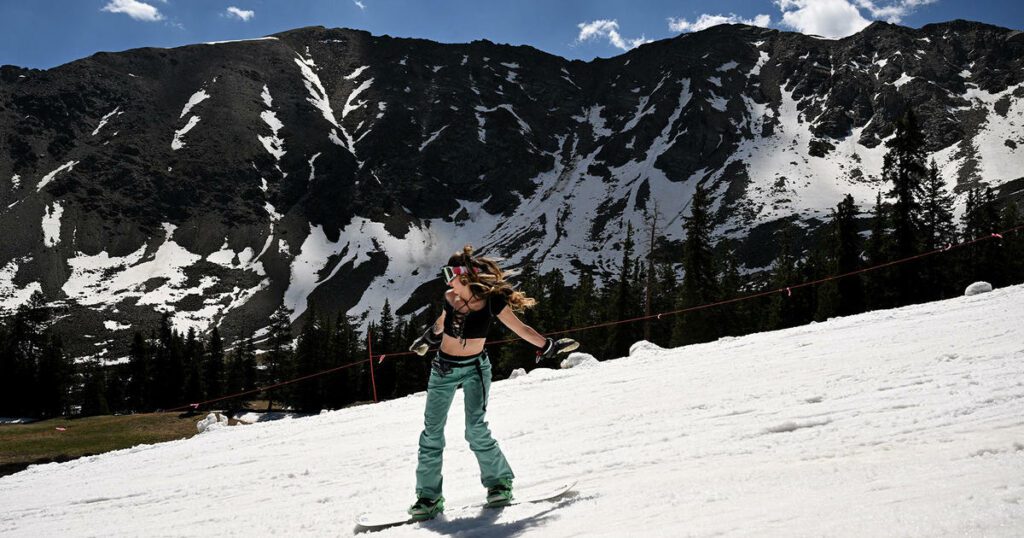 Arapahoe Basin patrollers takes step towards unionizing at Colorado ski area