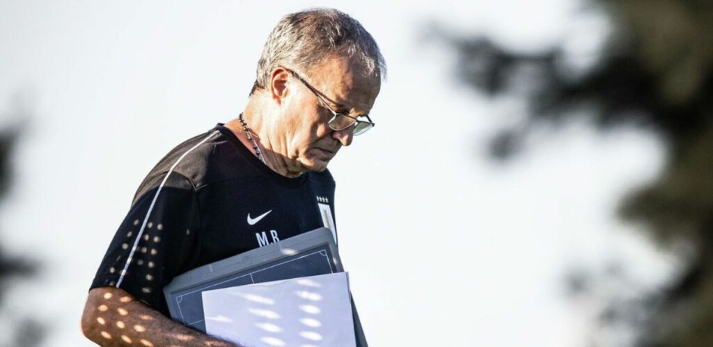 Bielsa tiene en la lista de Uruguay a 8 de los 11 jugadores que más usó y eso puede empezar a delinear el once