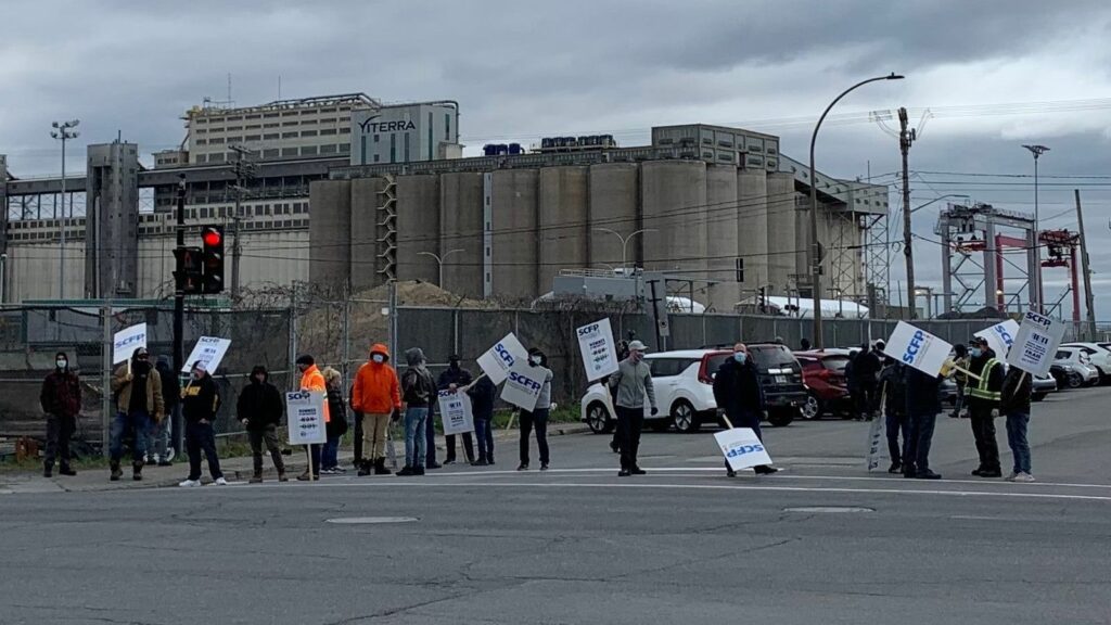 Employer lockouts close Canada’s largest container ports in Montreal and British Columbia