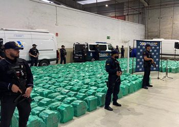 Autoridades españolas incautan 13 toneladas de cocaína en Algeciras el pasado 6 de noviembre. Crédito: Policía Nacional de España