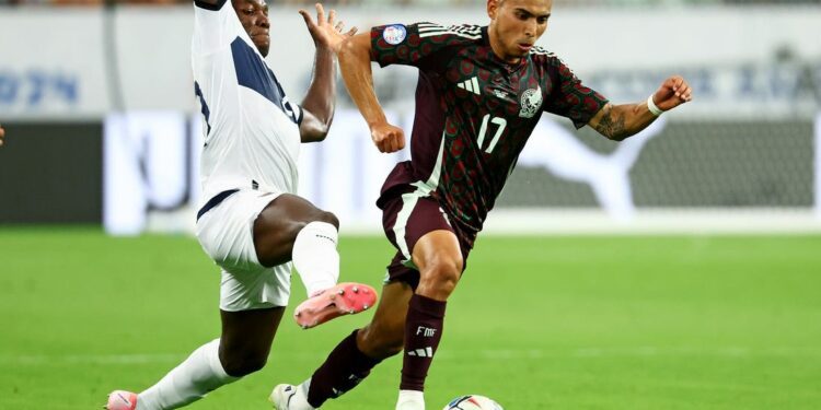 Ecuador moves into Copa quarterfinals after 0-0 draw with Mexico