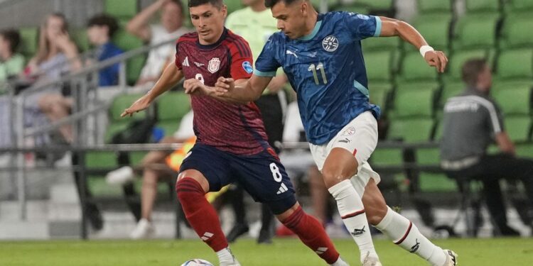 Costa Rica gets pair of early goals, edges Paraguay at Copa