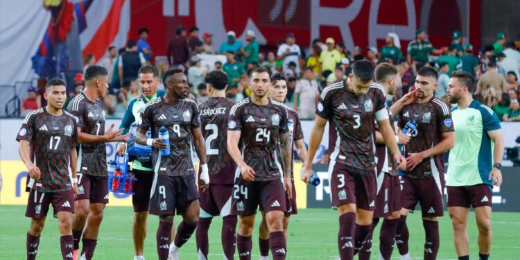 Mexico vs Ecuador Copa America game threatened with stoppage over homophobic chanting