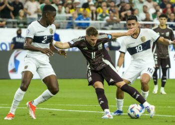 Mexico, toothless and predictable, slumps out of Copa América after Ecuador stalemate, late drama