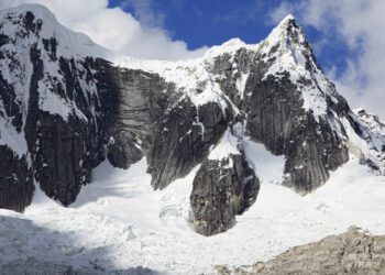 Body of American Climber Buried by Avalanche 22 Years Ago in Peru Found After Ice Melt - NEWSnet