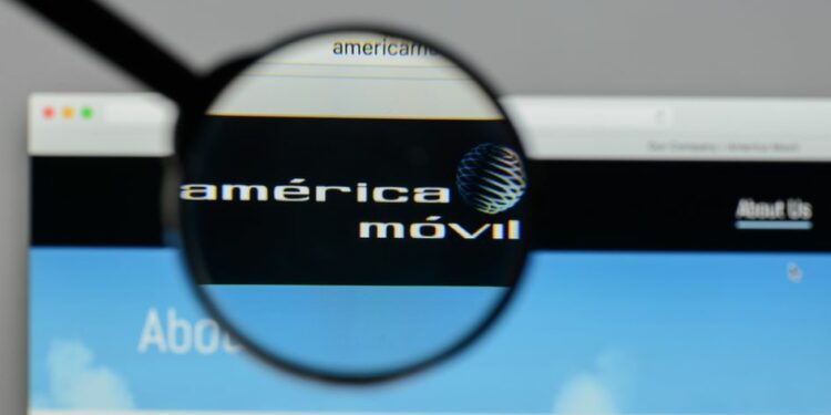 América Móvil takes control of Claro VTR in Chile