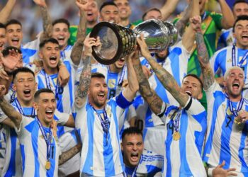 Argentina tops Colombia in chaotic Copa America finale
