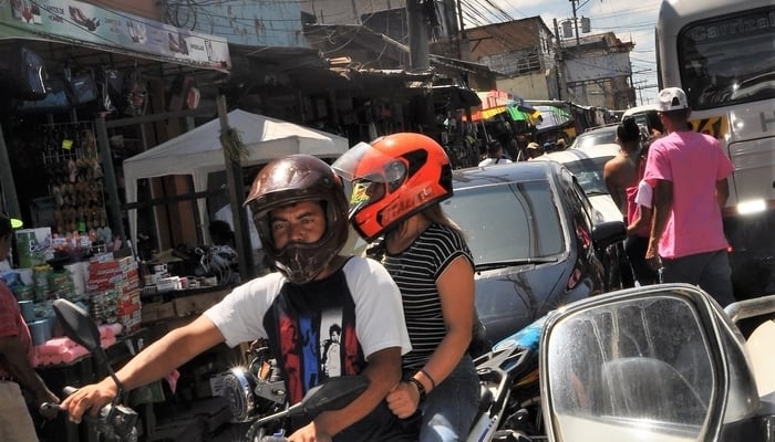 Driving around Central America: Tegucigalpa market traffic jam, Honduras / Kelly Wightman Driving around Central America: Tegucigalpa market traffic jam, Honduras