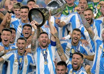 Messi hurt, Argentina wins final vs. Colombia in extra time