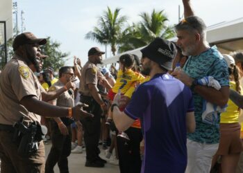 Copa America final between Argentina and Colombia delayed after crowd issues