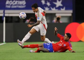 Copa America: Chile and Peru begin campaign with 0-0 stalemate