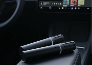 Tesla Launches Karaoke Mic (CaraokeMic) in North America