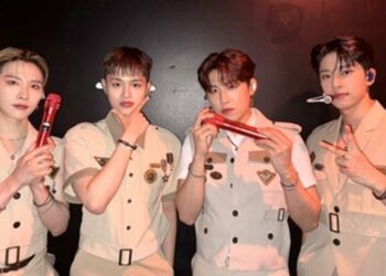 AB6IX connects with fans across Europe and North America