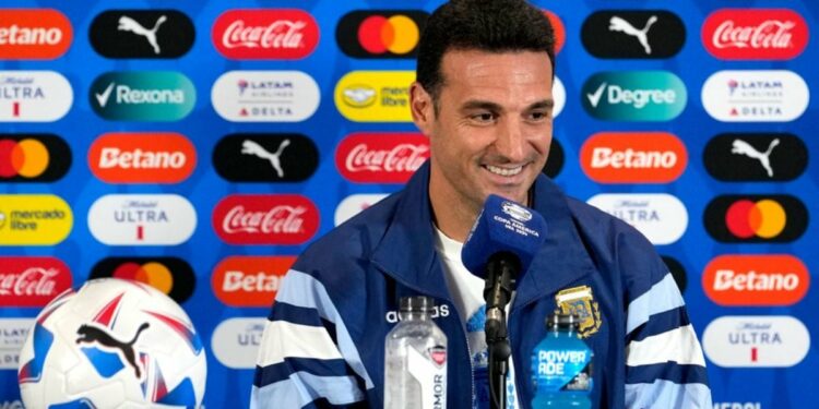 Argentina Coach Lionel Scaloni Calls for a Violence-free Copa America Final vs Colombia