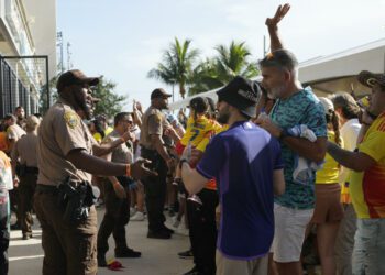 Argentina beats Colombia 1-0 in Copa America final after crowd control issues cause match delay
