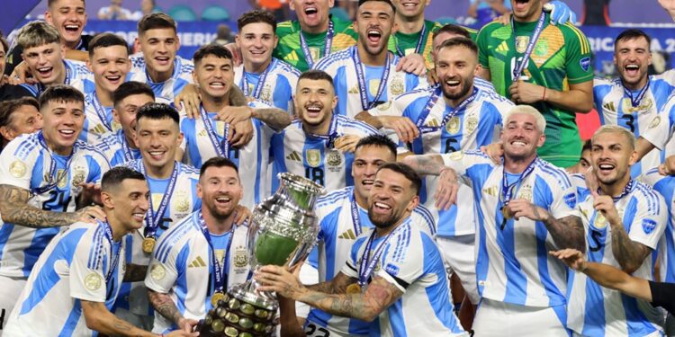 Argentina defeat Colombia 1-0 to win record 16th Copa America
