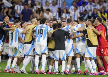 Argentina reaches Copa America semifinals, beating Ecuador 4-2 on penalty kicks after 1-1 draw