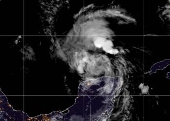 Beryl charts its course toward South Texas, eyeing what could become the first US landfall of the Atlantic season