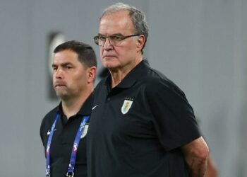 Bielsa criticizes early exit of young South Americans to Europe