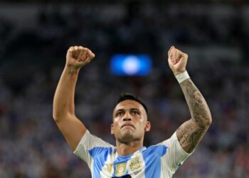 Canada joins Argentina in the quarterfinals; Chile and Peru are eliminated